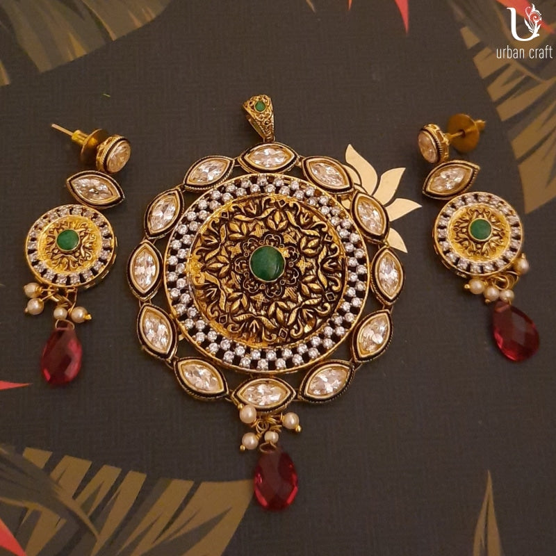 Antique Kundan Set Jewelry Sets