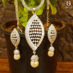 Load image into Gallery viewer, Pearl Bloom Pendant Set Jewelry Sets
