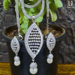 Load image into Gallery viewer, Pearl Bloom Pendant Set Jewelry Sets
